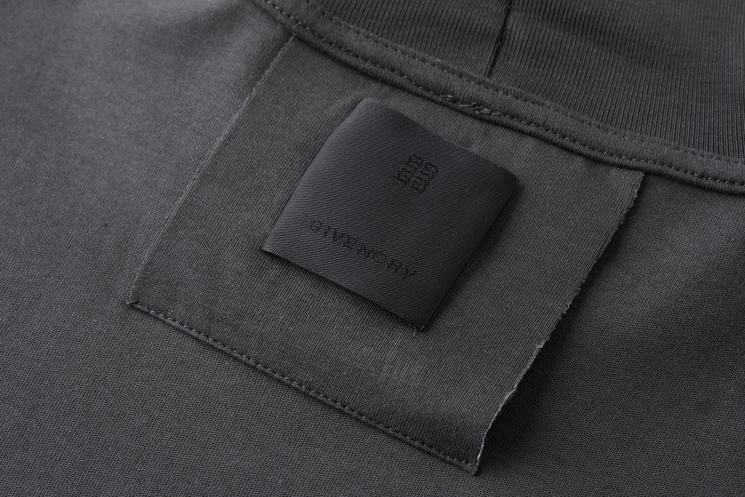 Givenchy 纪梵希 SS23 字母印花立领长袖 T 恤 打底衫 秋冬款 深灰色 BM71GM3YBN-002