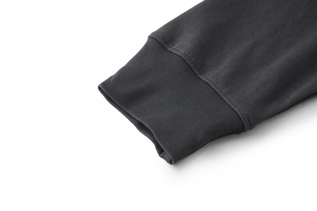 Givenchy 纪梵希 SS23 字母印花立领长袖 T 恤 打底衫 秋冬款 深灰色 BM71GM3YBN-002