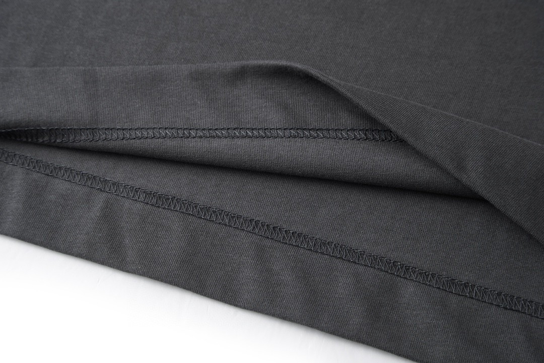 Givenchy 纪梵希 SS23 字母印花立领长袖 T 恤 打底衫 秋冬款 深灰色 BM71GM3YBN-002