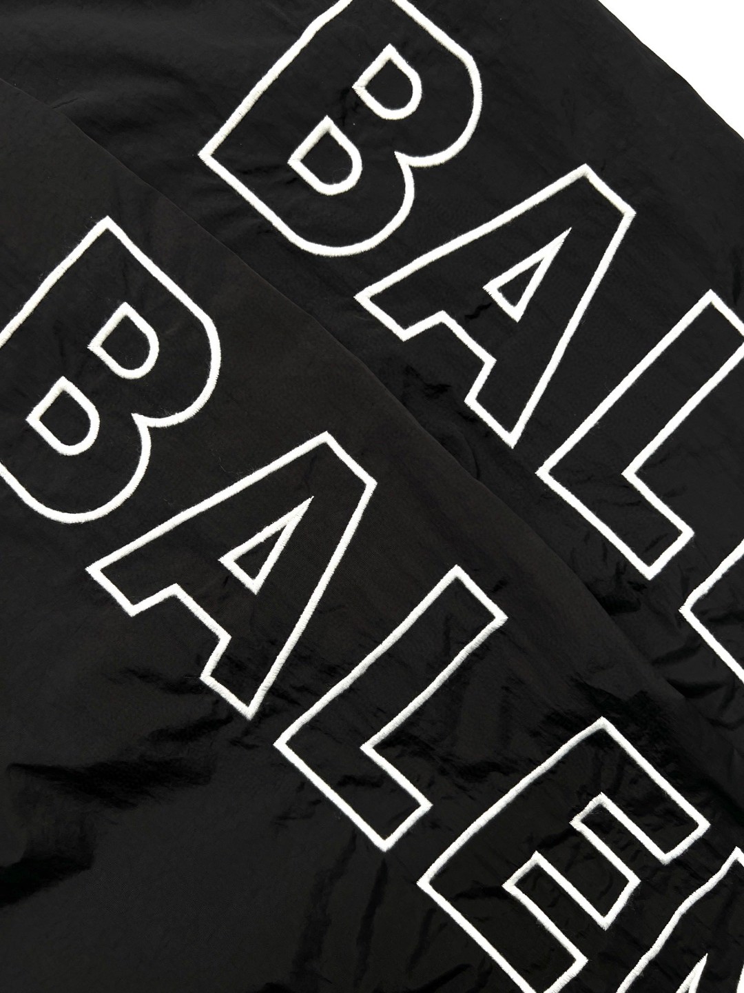 Balenciaga 巴黎世家 字母logo尼龙材质休闲裤 运动裤 长裤 黑色 