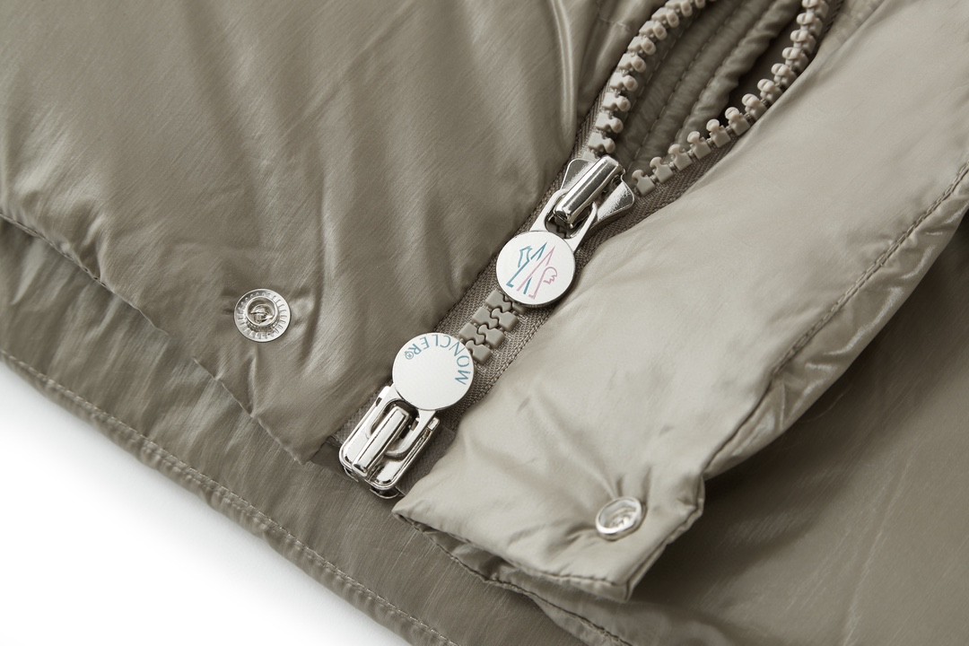Moncler 蒙口 FW22 漆面拉链短款连帽羽绒服 保暖 外套 灰咖色 H20911A002565969T909