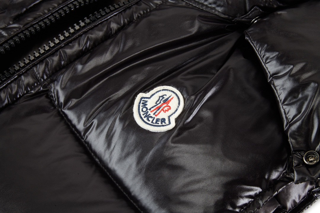 Moncler 蒙口 maya系列 漆面连帽羽绒服 马甲 保暖 外套 黑色 G20911A0015268950999