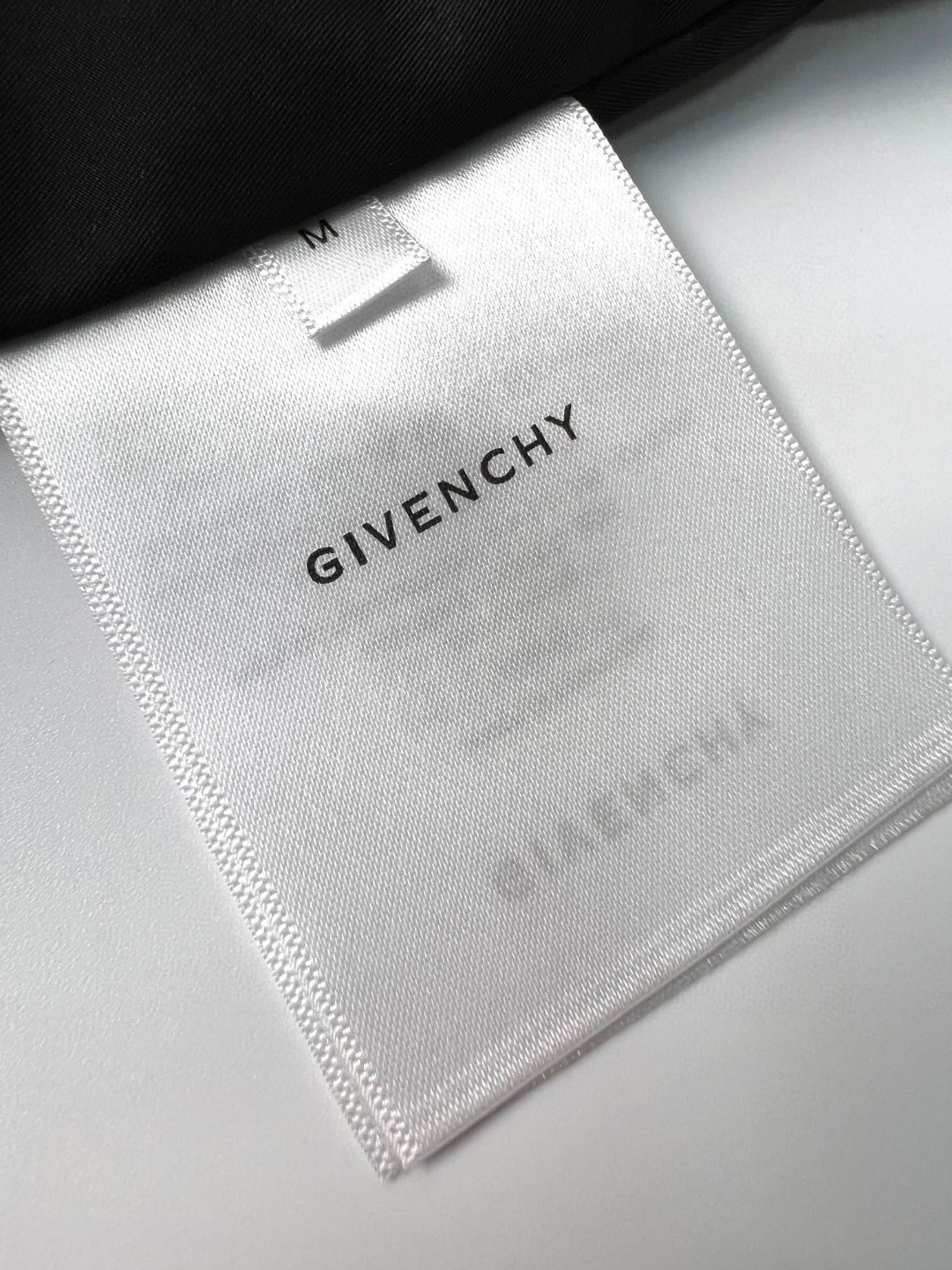 Givenchy 纪梵希 侧面卡扣立领羽绒马甲 羽绒服 外套 秋冬款 黑色