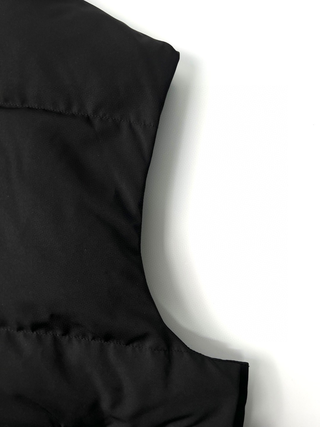 Givenchy 纪梵希 侧面卡扣立领羽绒马甲 羽绒服 外套 秋冬款 黑色