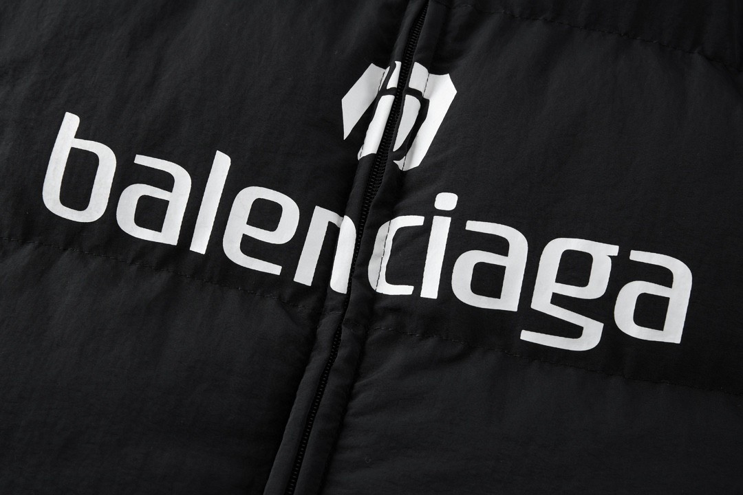 Balenciaga 巴黎世家 字母logo印花 足球羽绒服 外套 保暖 长袖 黑色
