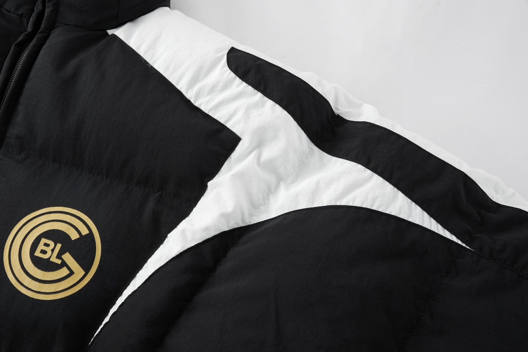 Balenciaga 巴黎世家 字母logo印花 足球羽绒服 外套 保暖 长袖 黑色