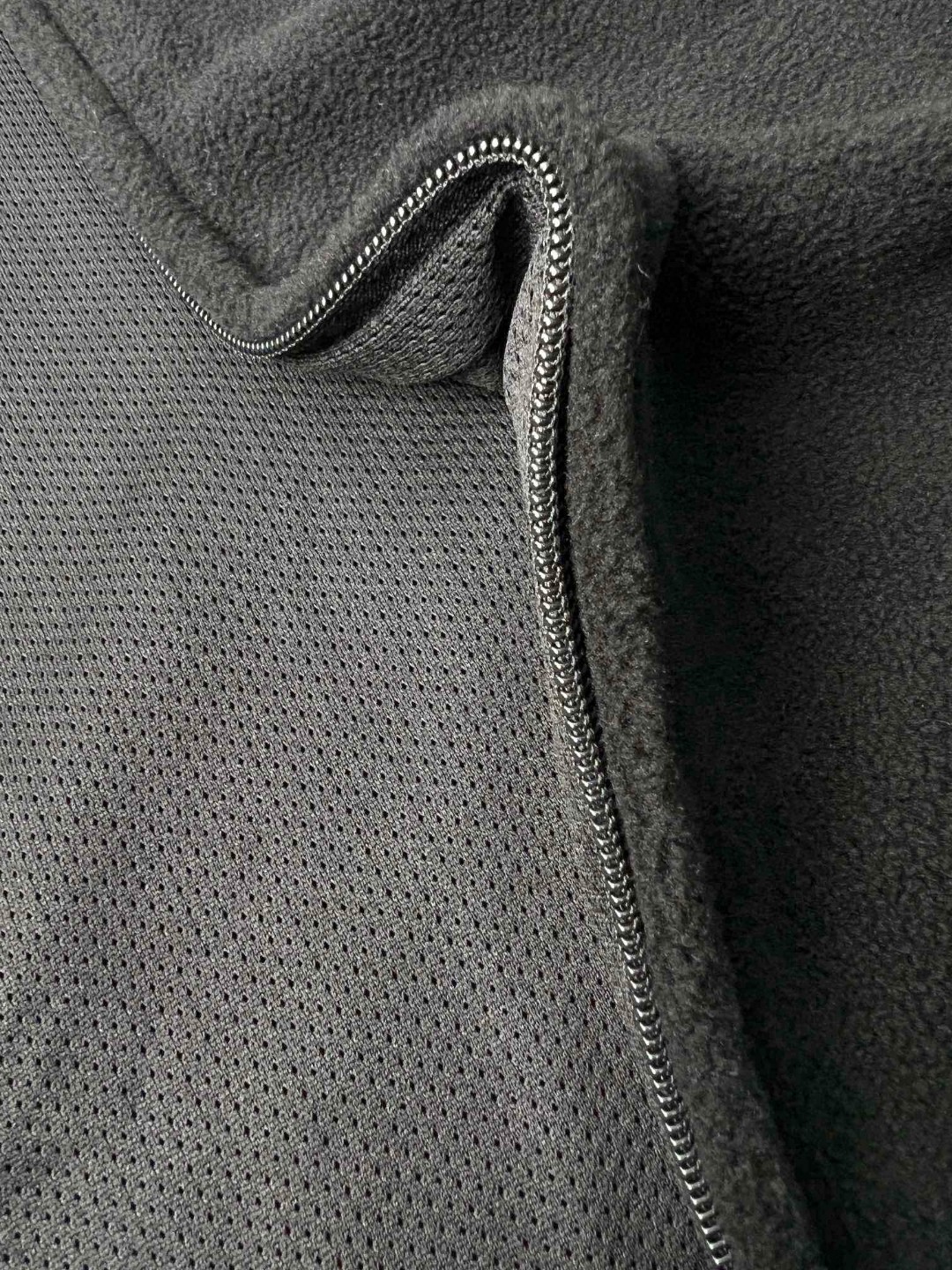 Balenciaga 巴黎世家 SS23 Logo印花立领拉链摇粒绒夹克 长袖 卫衣 外套 男女同款 黑色 755106TJQ321000