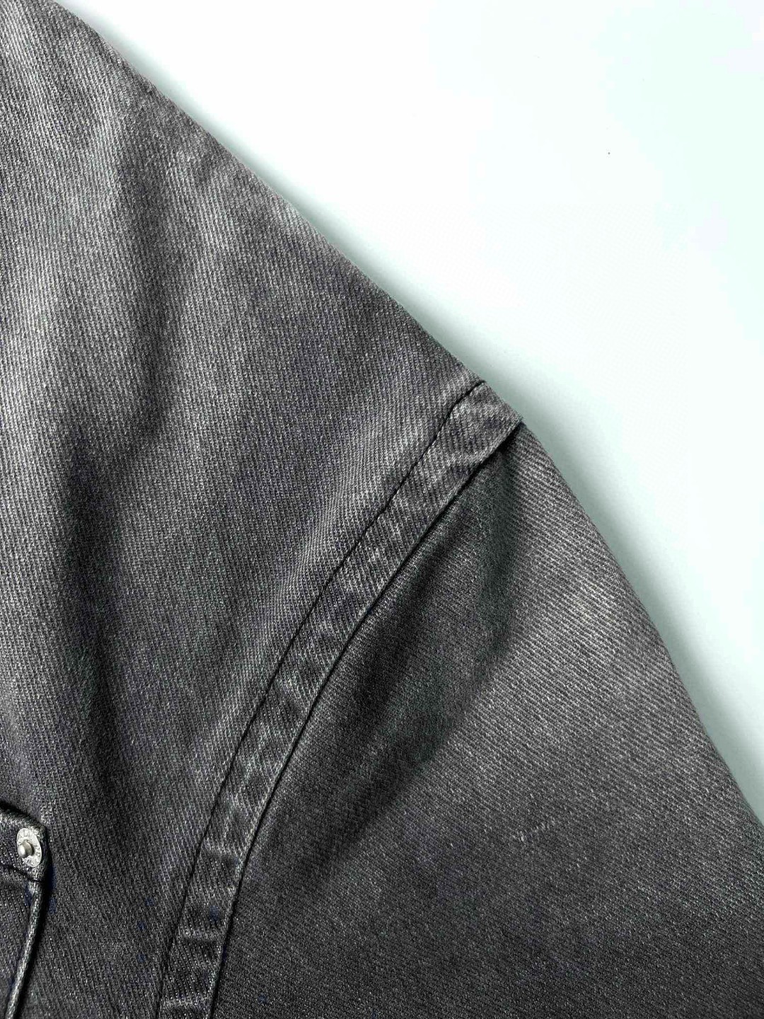 PRADA 普拉达 FW23 做旧Logo徽标拉链长袖衬衫 外套 男女同款 灰色 GEC086-13B4-F01AY-S-232