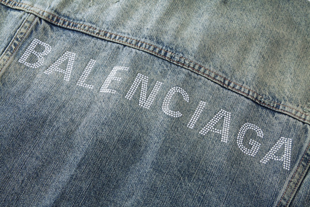 Balenciaga 巴黎世家 SS23背面水钻Logo复古牛仔外套 蓝色 729353TNW654036