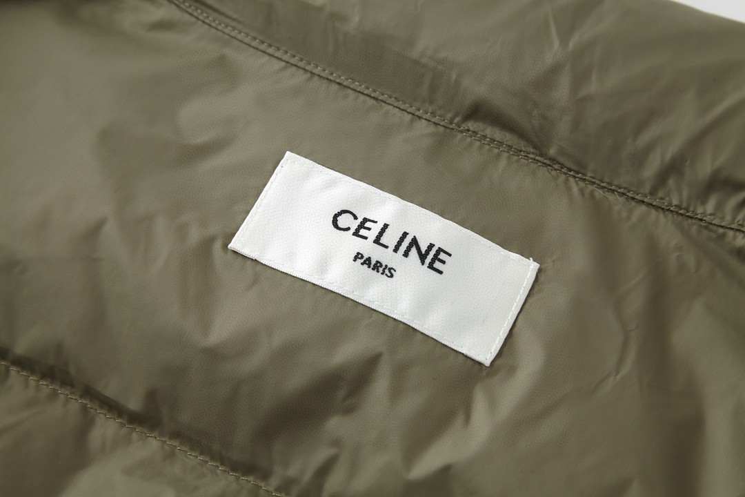 CELINE 赛琳 纯色 Logo 刺绣单排扣无袖马甲 外套 羽绒服 褐色 2W987906V-02KK