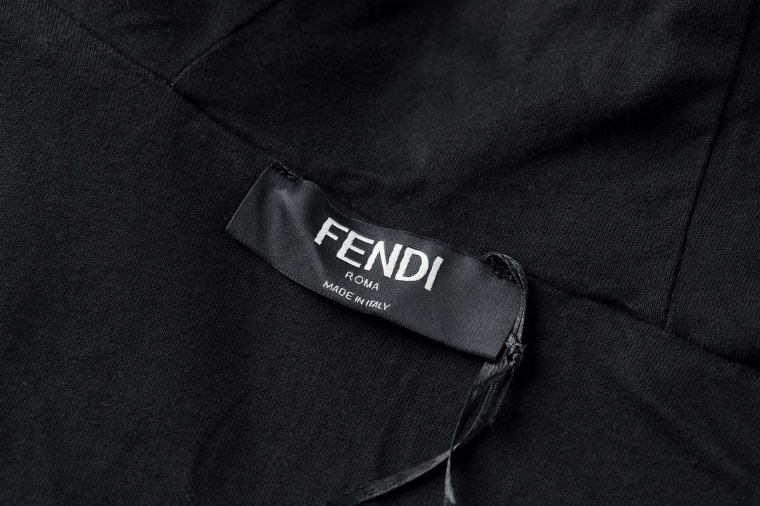 FENDI 芬迪 拼色半拉链连帽羊羔毛外套 长袖 卫衣 秋冬 黑色 FAF669AM0EF0GME