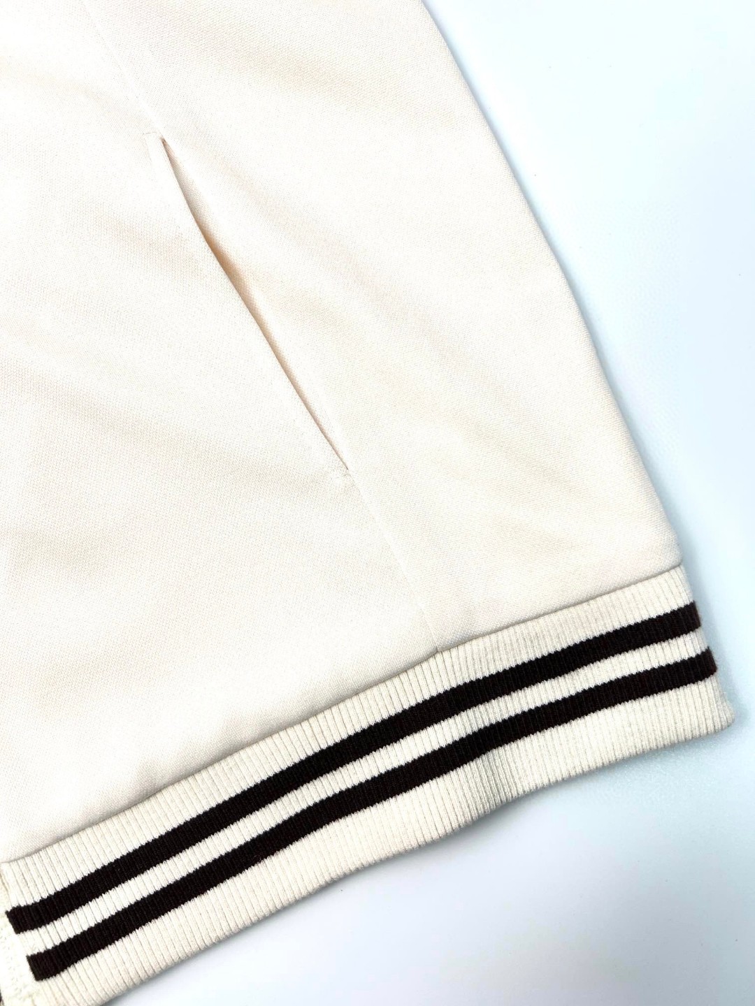 CELINE 赛琳 SS23拼色logo刺绣立领 夹克 外套 长袖 秋冬款 黑白红 2Y43C121O-01ZR