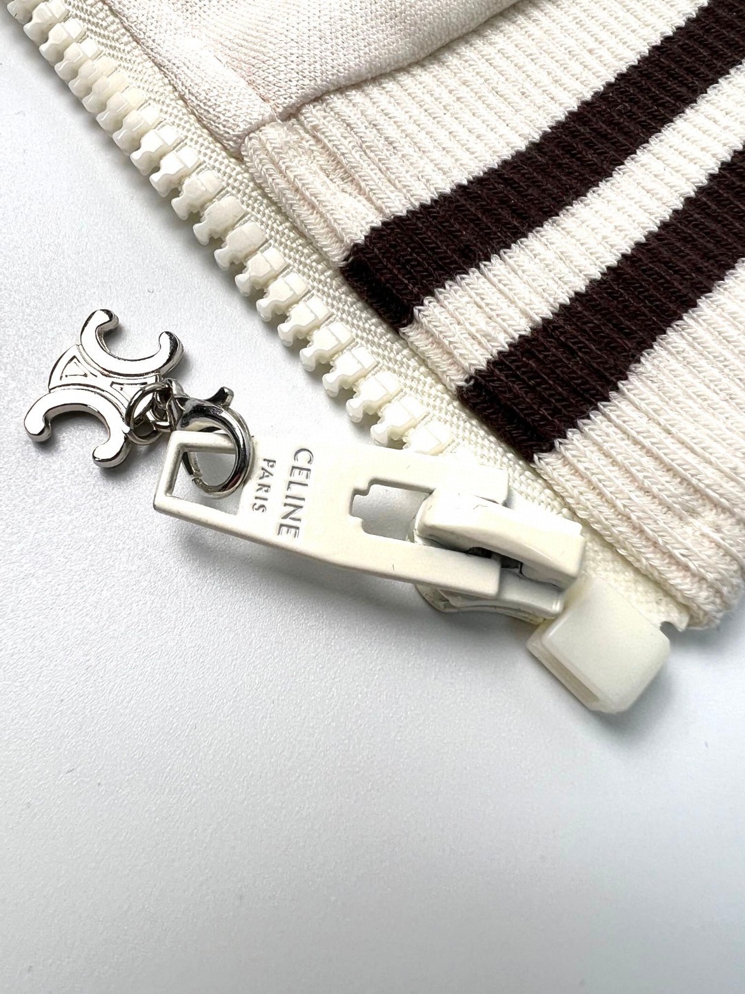 CELINE 赛琳 SS23拼色logo刺绣立领 夹克 外套 长袖 秋冬款 黑白红 2Y43C121O-01ZR