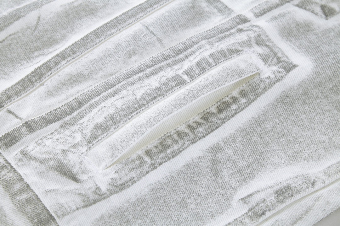 Givenchy 纪梵希 水洗拉链反光牛仔马甲 外套 无袖 秋冬款 灰白色 BM012A5Y4U-069