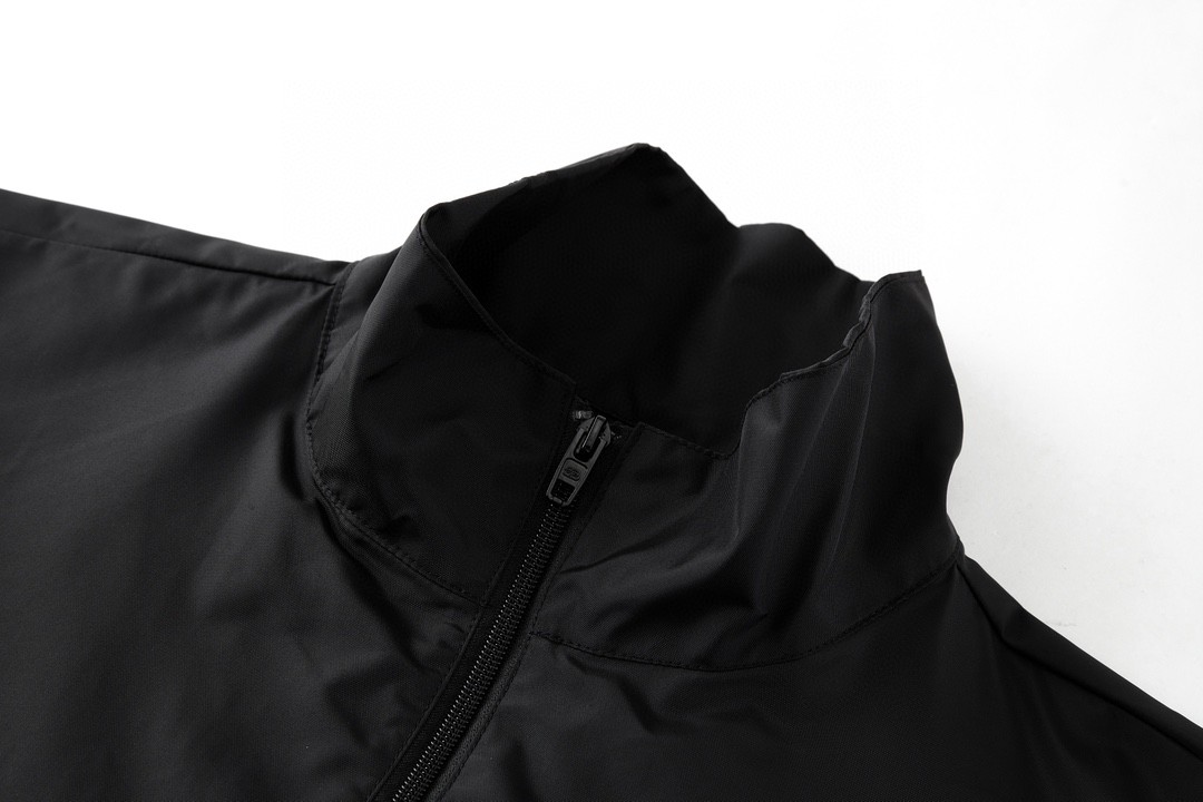 Balenciaga 巴黎世家 大Logo印花拼接立领拉链夹克 外套 长袖 秋冬 黑色 529213TBQ031000