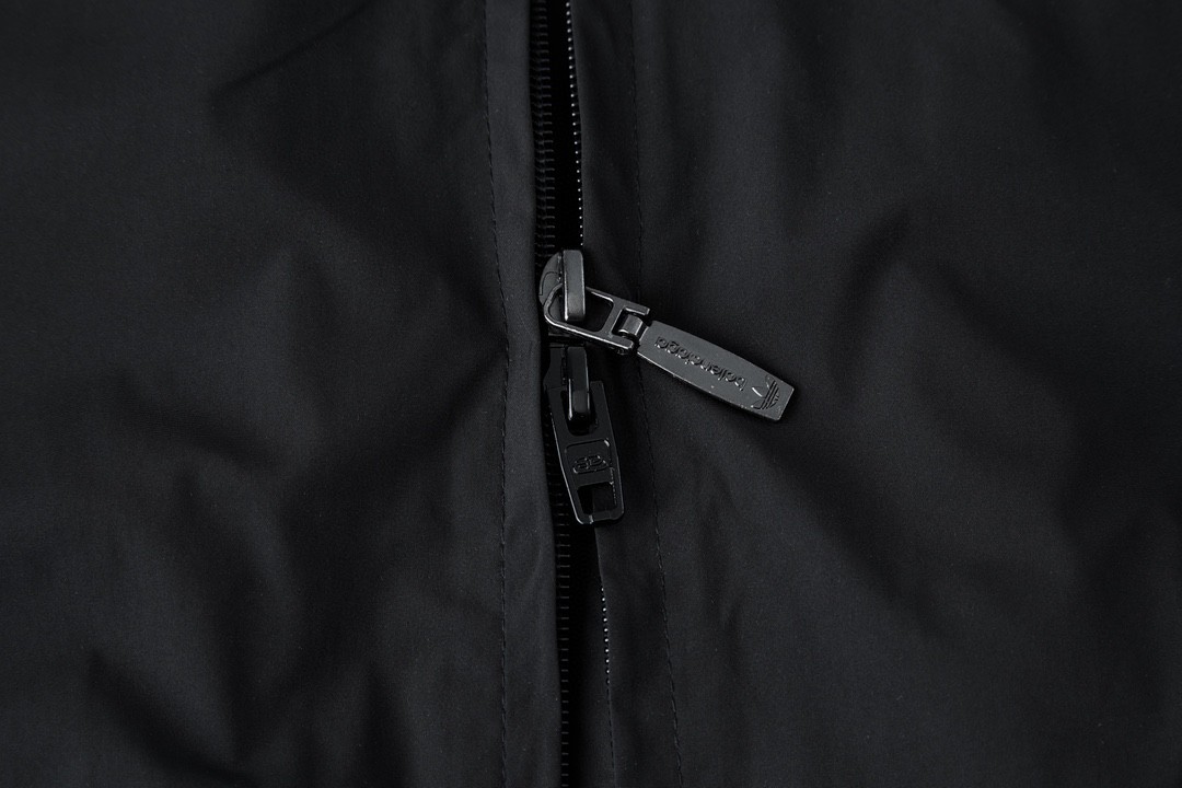 Balenciaga 巴黎世家 adidas originals 联名款 SS22 Logo印花条纹边运动衣 夹克 外套 黑色 712280TNQ221000