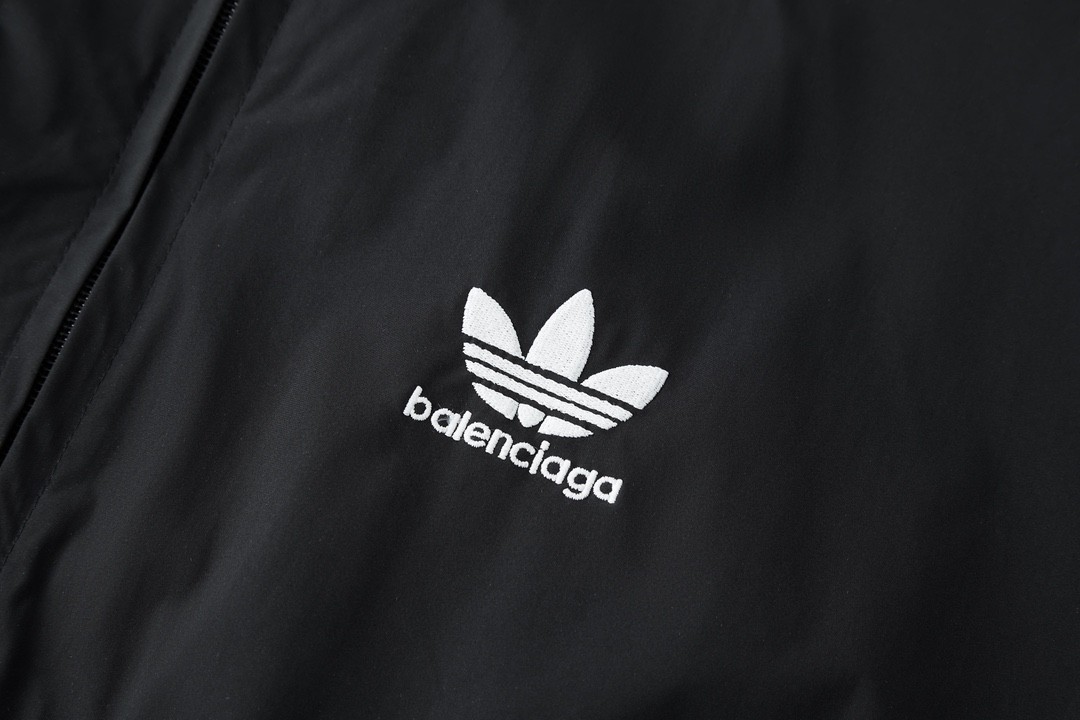 Balenciaga 巴黎世家 adidas originals 联名款 SS22 Logo印花条纹边运动衣 夹克 外套 黑色 712280TNQ221000