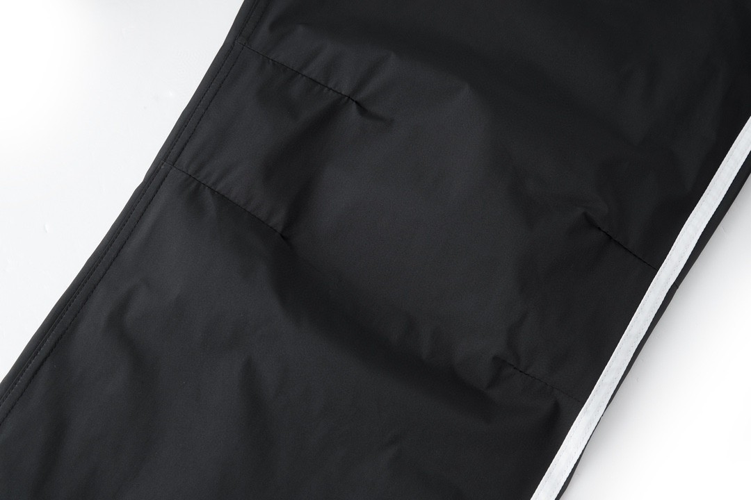 Balenciaga 巴黎世家 adidas originals 联名款 SS22 Logo印花条纹边运动裤 长裤 休闲裤 男款 黑色 