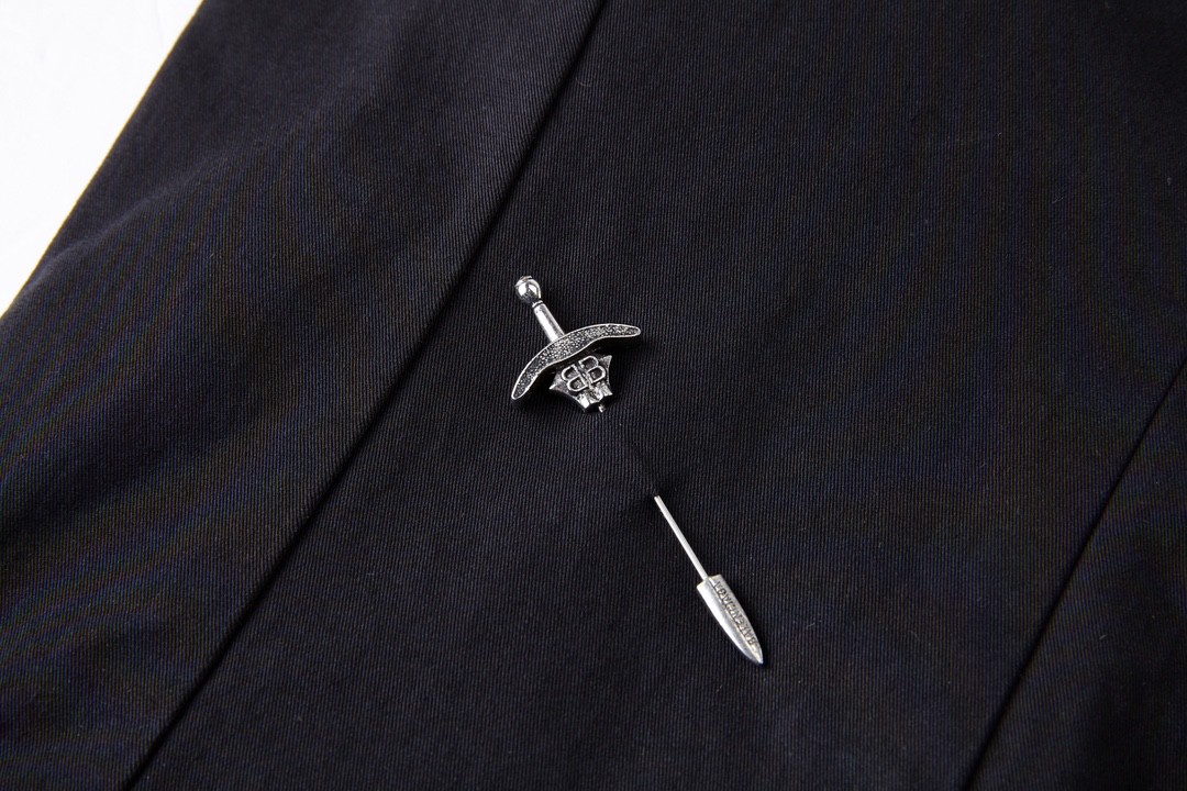 Balenciaga 巴黎世家 SS23 做旧莱茵石别针单排扣西装 外套 宽松 秋冬 黑色 746409TBP011000