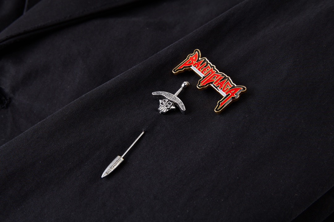 Balenciaga 巴黎世家 SS23 做旧莱茵石别针单排扣西装 外套 宽松 秋冬 黑色 746409TBP011000