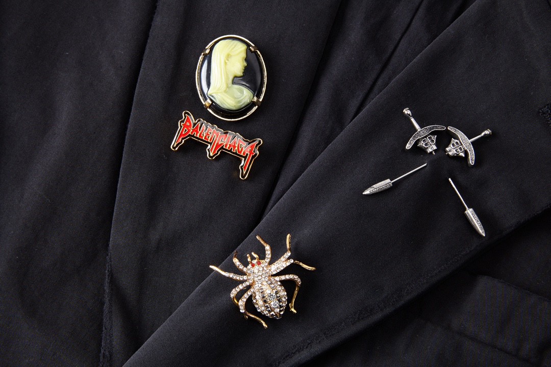 Balenciaga 巴黎世家 SS23 做旧莱茵石别针单排扣西装 外套 宽松 秋冬 黑色 746409TBP011000