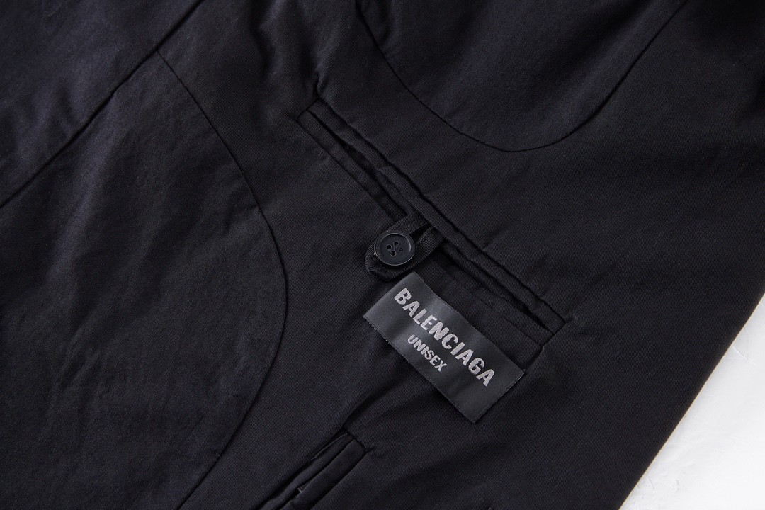 Balenciaga 巴黎世家 SS23 做旧莱茵石别针单排扣西装 外套 宽松 秋冬 黑色 746409TBP011000