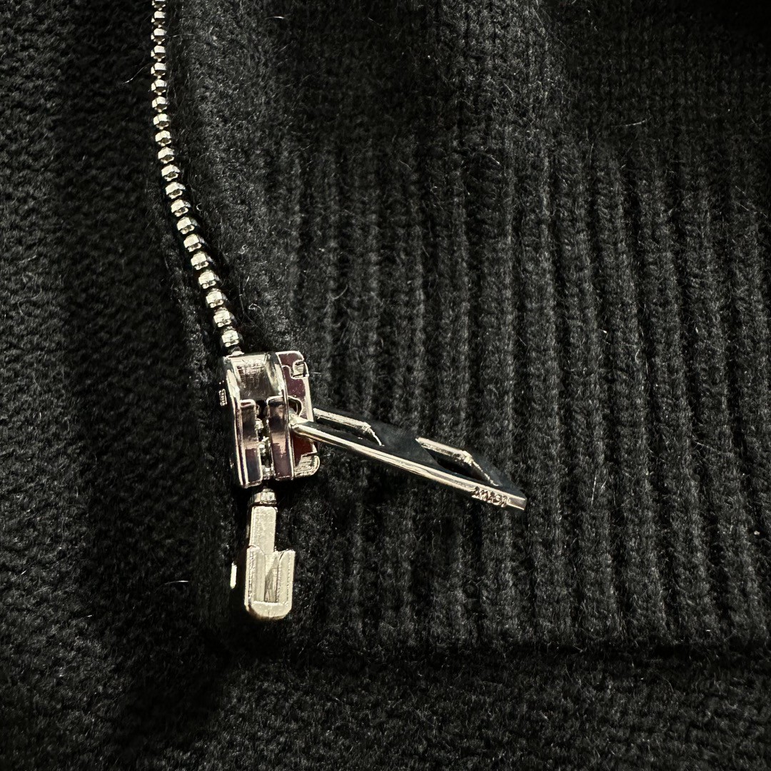 Loewe 罗意威 纯色明线拉链毛衣 开衫 秋冬 黑色 