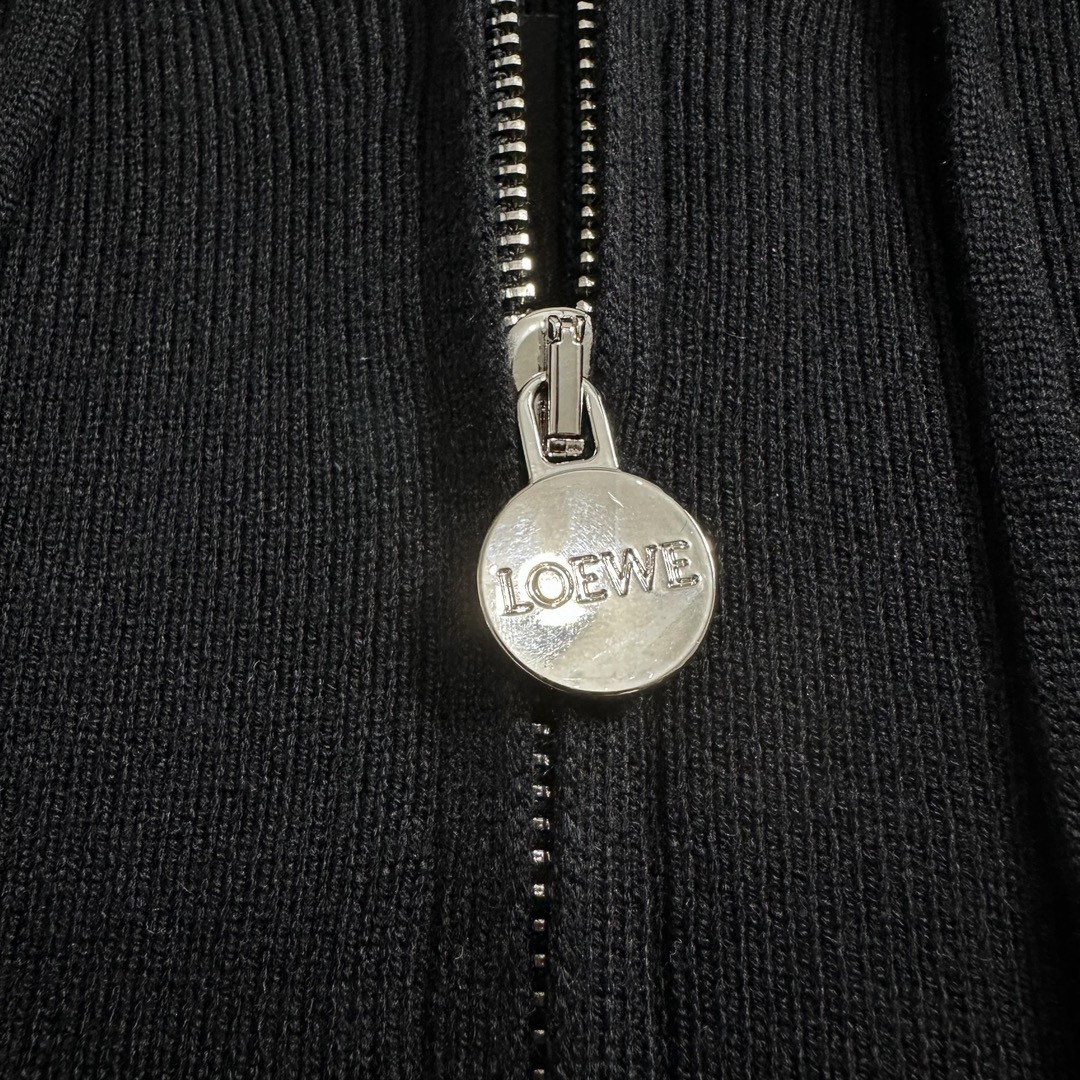 Loewe 罗意威 纯色后背浮雕抽绳连帽卫衣 开衫 短款 秋冬 黑色 S359Y16K42-2100