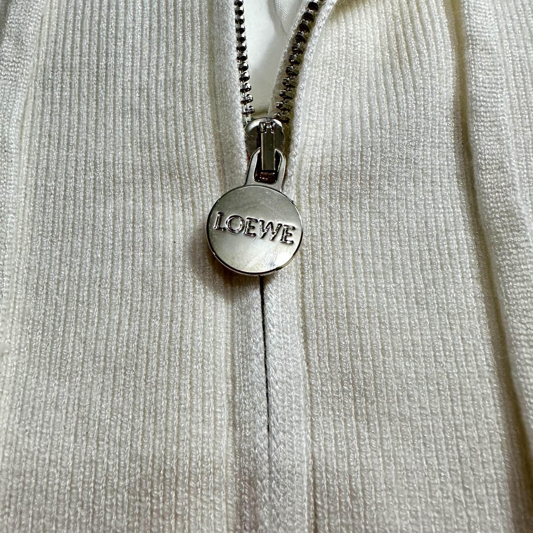 Loewe 罗意威 纯色后背浮雕抽绳连帽卫衣 开衫 短款 秋冬 白色 S359Y16K42-2100