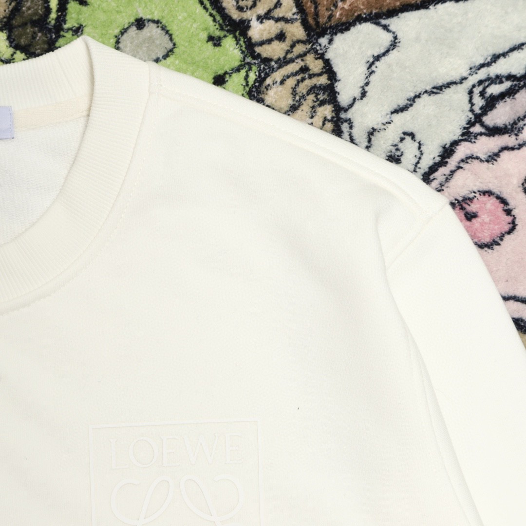 Loewe 罗意威 胸口字母印花卫衣 圆领 长袖 秋冬 白色
