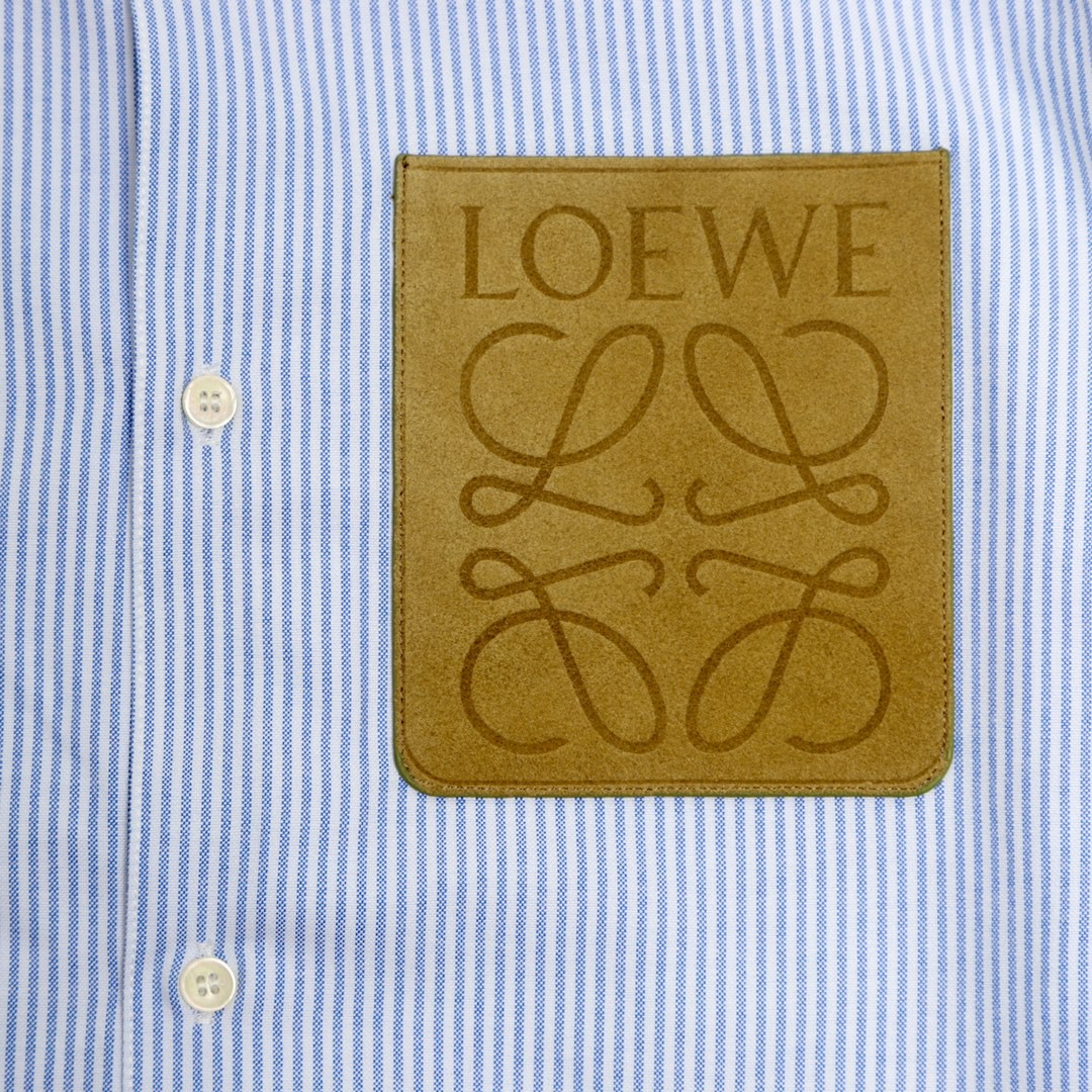 Loewe 罗意威 Anagram 压纹皮革胸袋条纹衬衫 长袖 秋冬 蓝色 H526Y05W32-2105