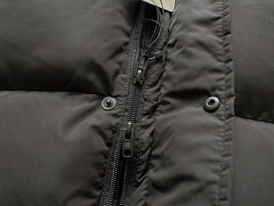 Balenciaga 巴黎世家 字母logo印花棉服马甲 背心 外套 秋冬 黑色 