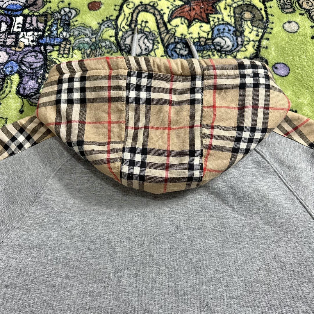 Burberry 巴宝莉 战马刺绣图案拼接格纹拉链连帽卫衣 秋冬卫衣 外套 长袖 男女同款 灰色 80134941