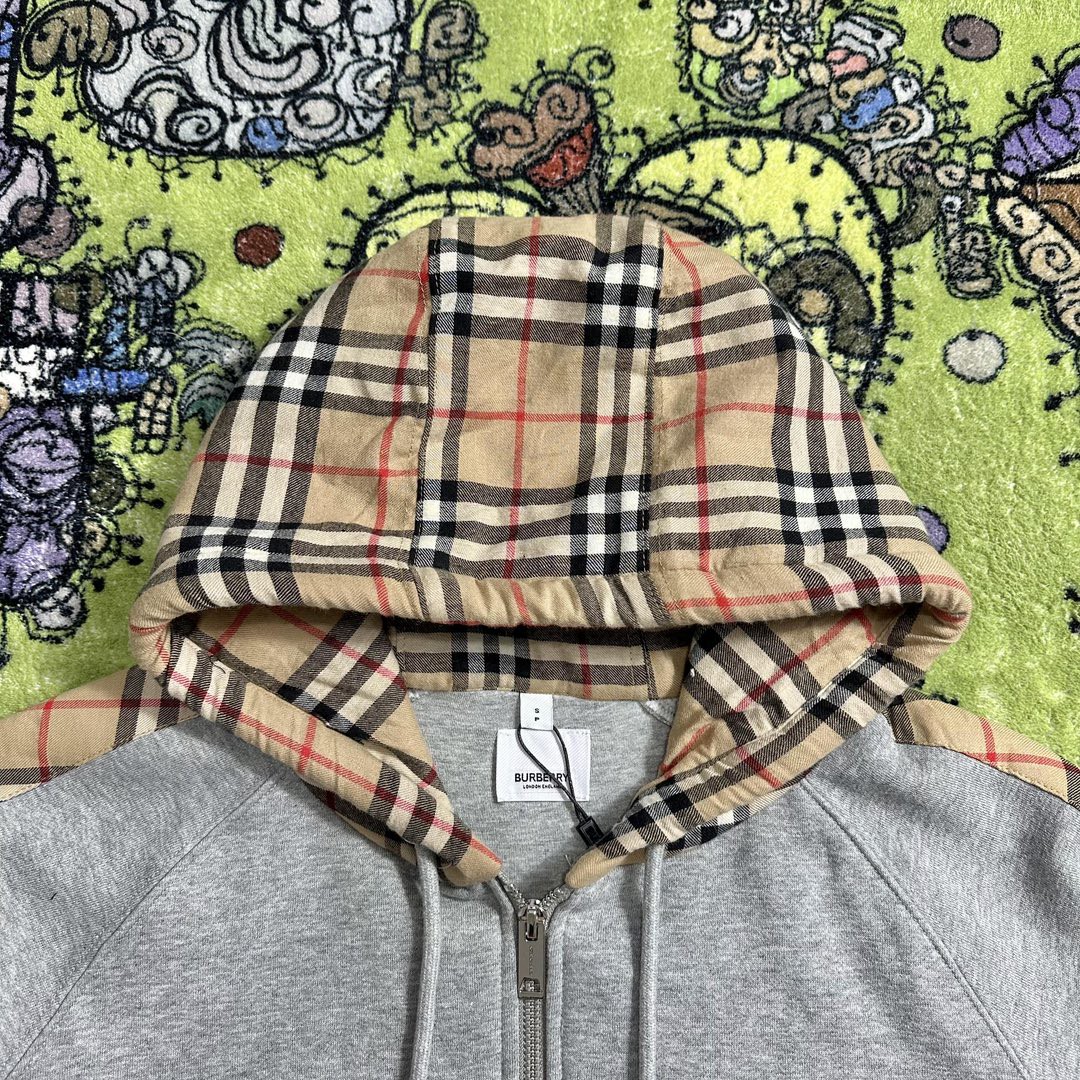 Burberry 巴宝莉 战马刺绣图案拼接格纹拉链连帽卫衣 秋冬卫衣 外套 长袖 男女同款 灰色 80134941
