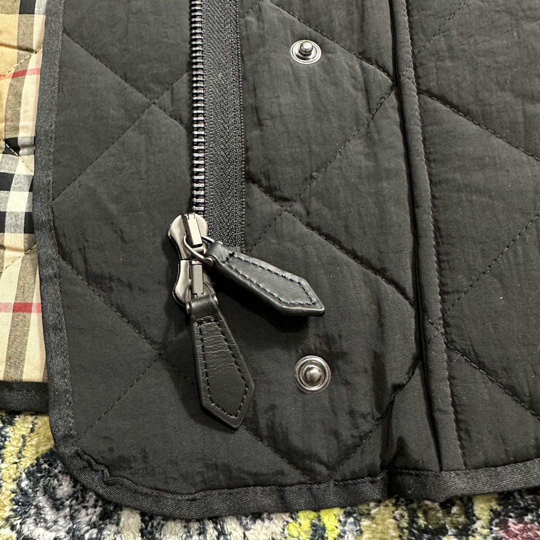 Burberry 巴宝莉 纯色拼接灯芯绒领菱格棉服 夹克 外套 长袖 秋冬款 黑色 80217511