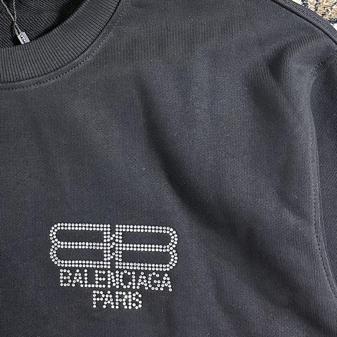 Balenciaga 巴黎世家 水钻字母logo图案 圆领卫衣 长袖 秋冬 男女同款 黑色