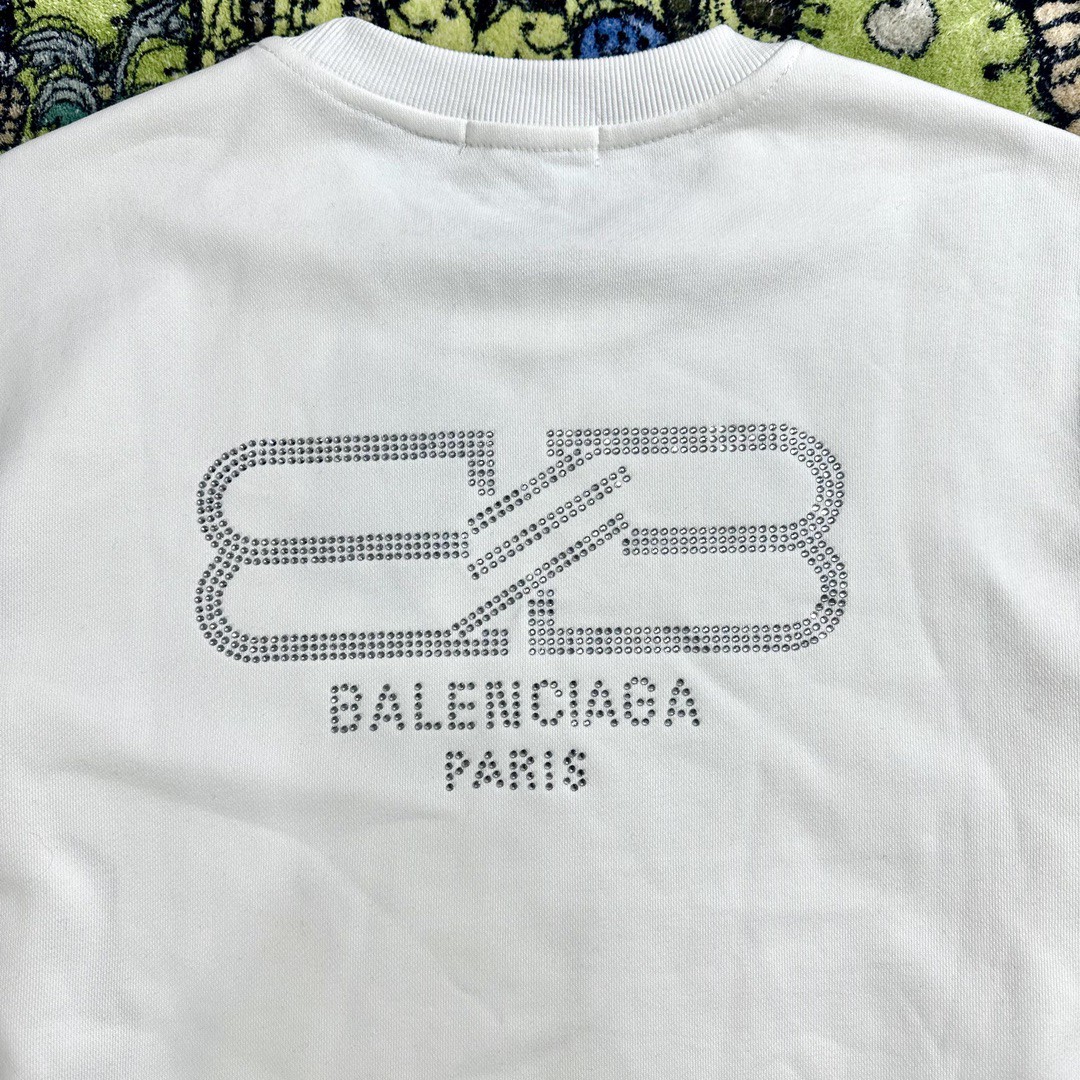 Balenciaga 巴黎世家 水钻字母logo图案 圆领卫衣 长袖 秋冬 男女同款 白色