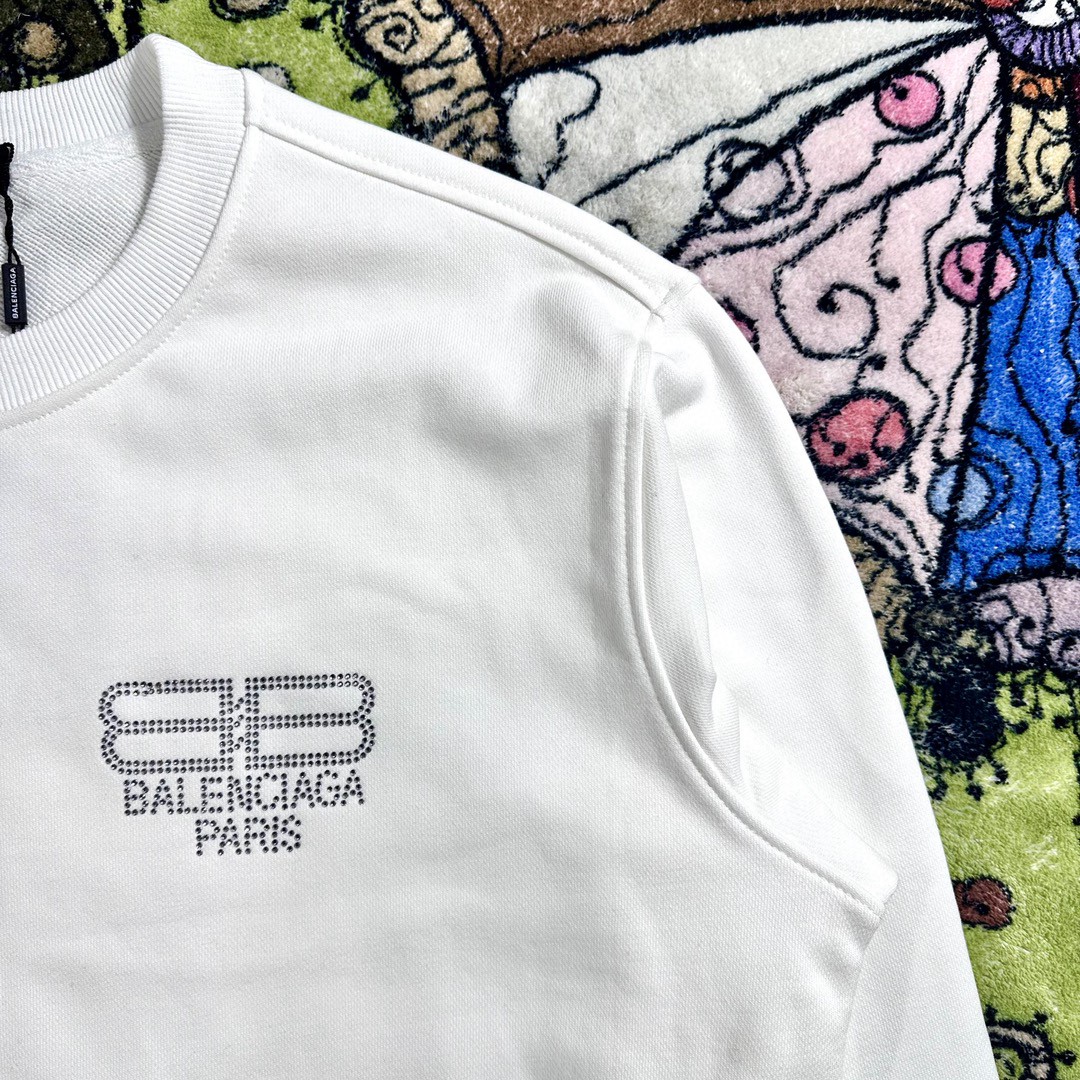 Balenciaga 巴黎世家 水钻字母logo图案 圆领卫衣 长袖 秋冬 男女同款 白色