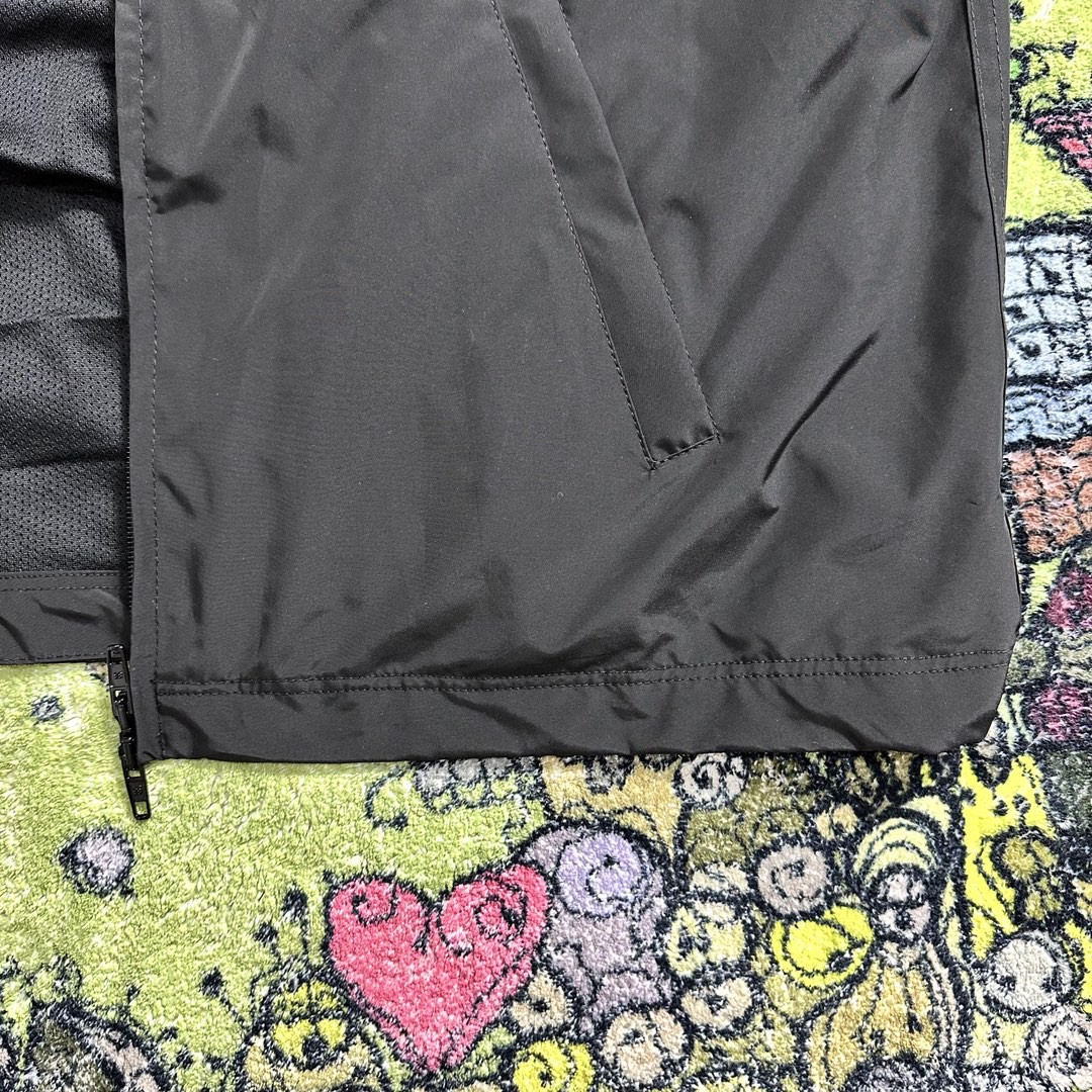 Balenciaga 巴黎世家 背后字母logo印花 连帽夹克 冲锋衣 外套 秋冬 黑色 725275TYD361000