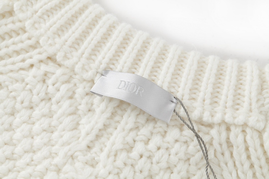 DIOR 迪奥 浮雕粗针毛衣 套头 长袖 圆领 白色 343M636AT719-C030