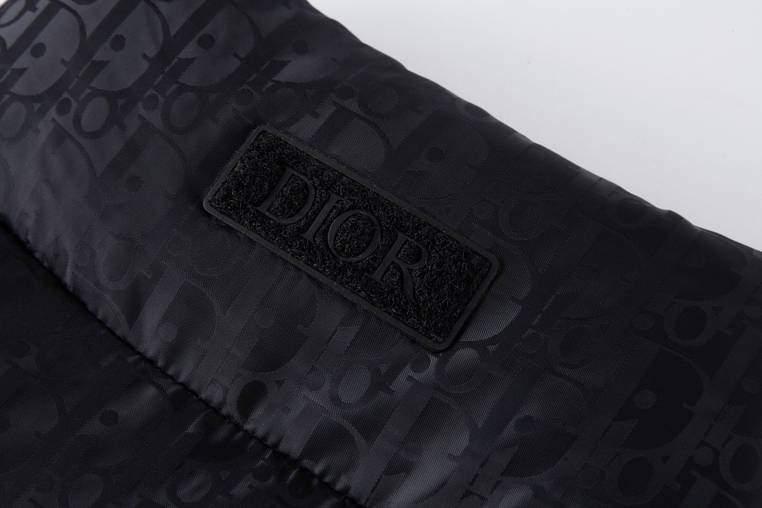DIOR 迪奥 暗纹提花立领拉链羽绒服 外套 马甲 冬款 保暖 黑色 033C410A4462-C565