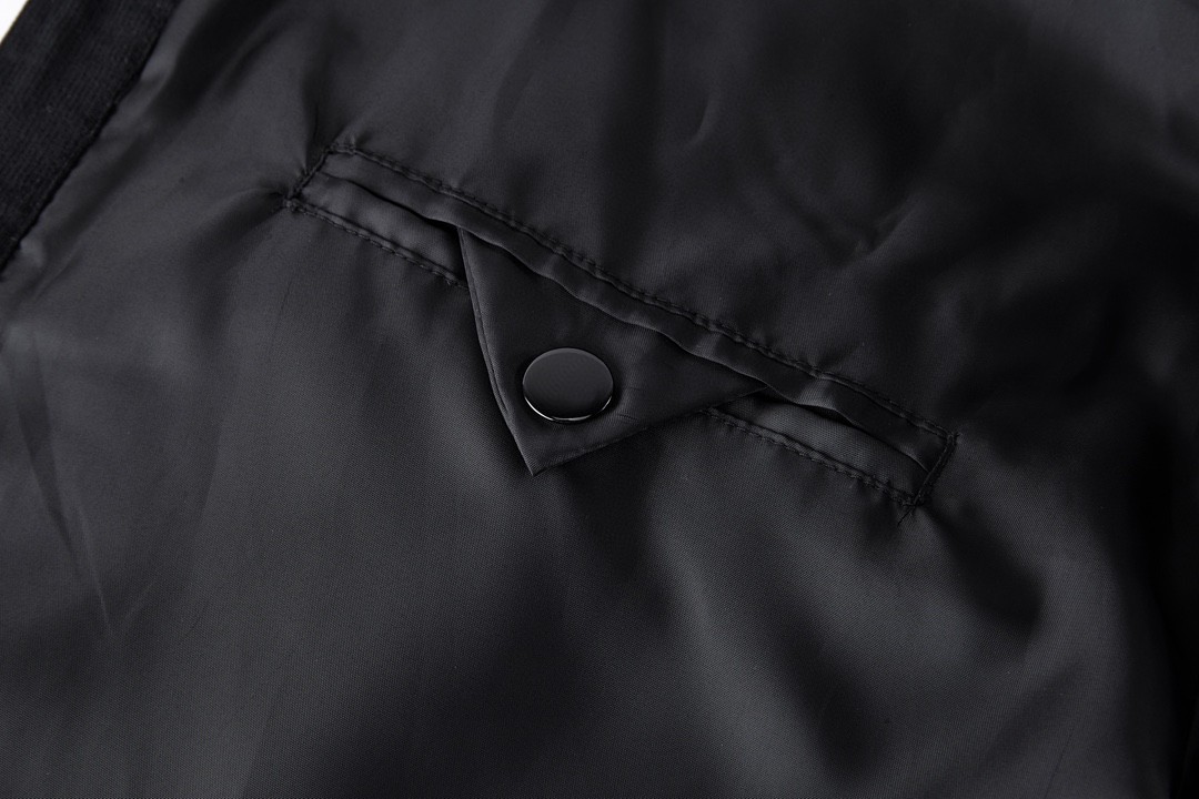 PRADA 普拉达 徽标灯芯绒长袖衬衫 外套 男女同款 黑色 