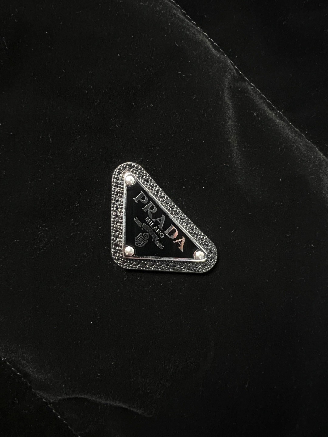 PRADA 普拉达 Cropped Down Jacket 纯色立领拉链 羽绒服 夹克 外套 保暖 冬款 男女同款 黑色 SGC407-13IM-F0002-S-232