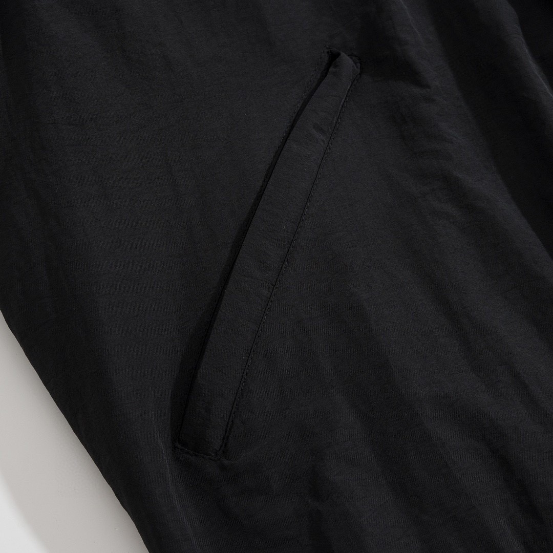 Balenciaga 巴黎世家 Minimal Tracksuit 纯色高立领垫肩夹克 棒球服 长袖 外套 秋冬 黑色 746473TMO171000