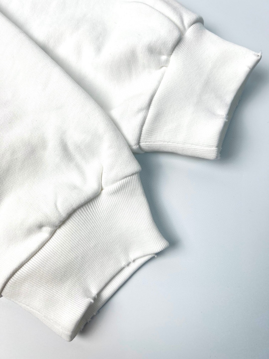 Balenciaga 巴黎世家 破坏设计领口铆钉套头卫衣 长袖 秋冬 白色