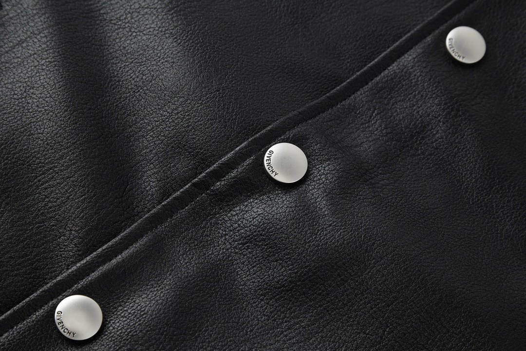 Givenchy 纪梵希 Disney 101斑点狗联名 皮衣 夹克 棒球服 外套 长袖 秋冬款 黑色 BM00YE6Y1C-001