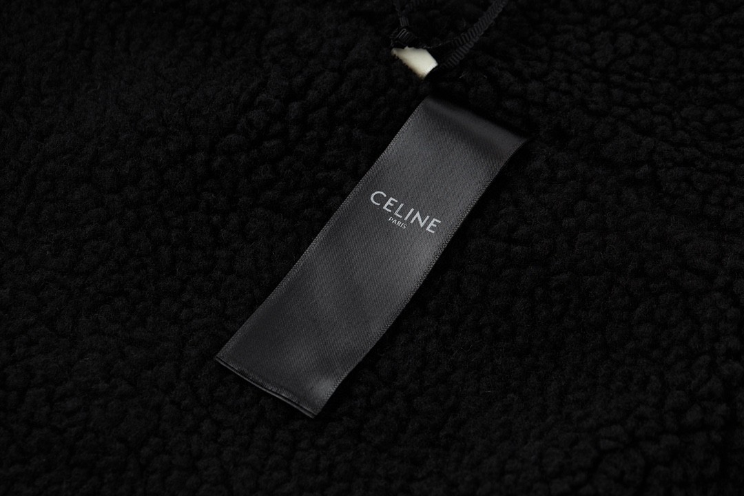 CELINE 赛琳 FW22 背后水钻字母logo羊羔毛牛仔外套 牛仔衣 长袖 外套 秋冬款 深灰色 2Q523085T-38TK