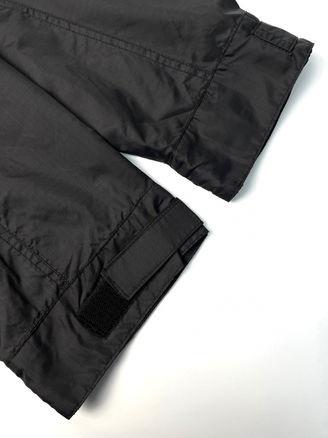 Balenciaga 巴黎世家 半拉链字母刺绣logo 连帽冲锋衣 夹克 外套 秋冬 黑色 