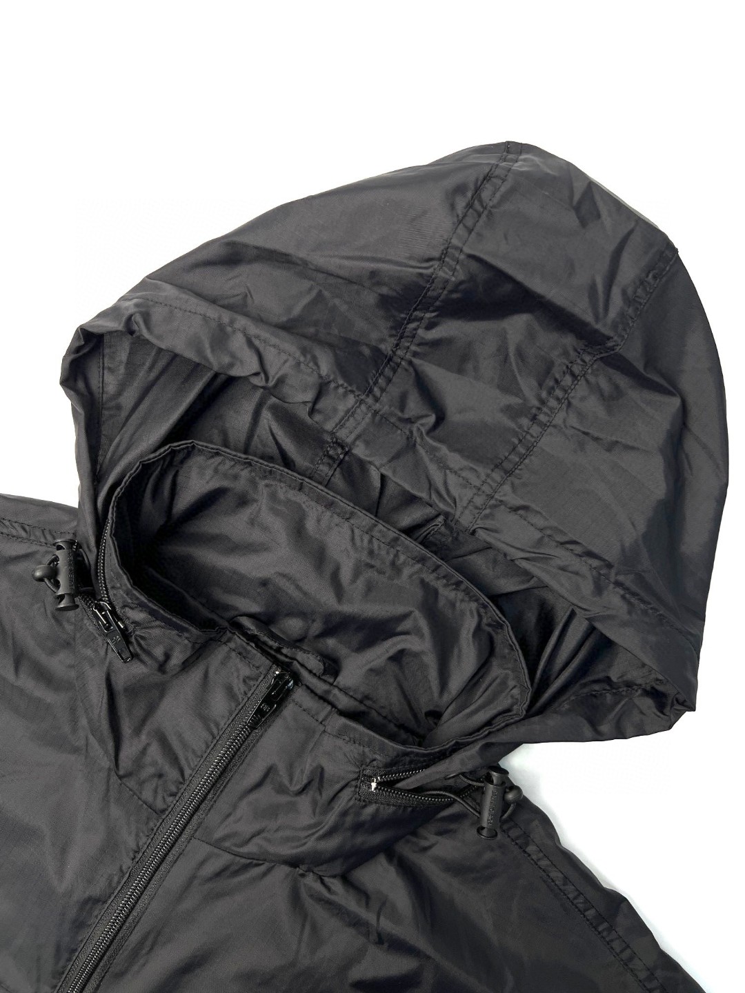 Balenciaga 巴黎世家 半拉链字母刺绣logo 连帽冲锋衣 夹克 外套 秋冬 黑色 