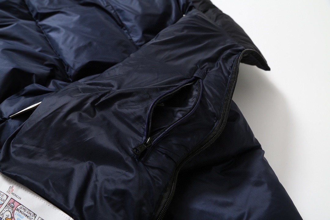 Moncler 蒙口 logo贴标拼接拉链羽绒服 保暖 外套 深蓝色 H20911A001475967G776
